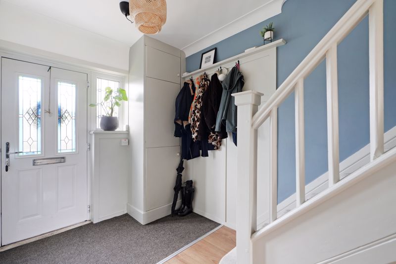 Furniss Avenue Dore